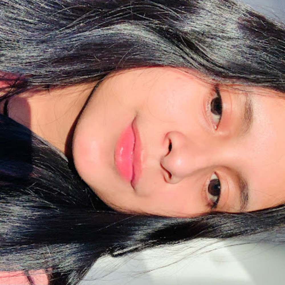 Meet your Posher, Daniela